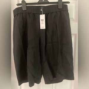 Black linen Eileen Fisher shorts